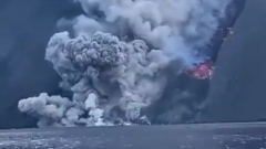 В Италии активизировался вулкан Стромболи: завораживающие кадры