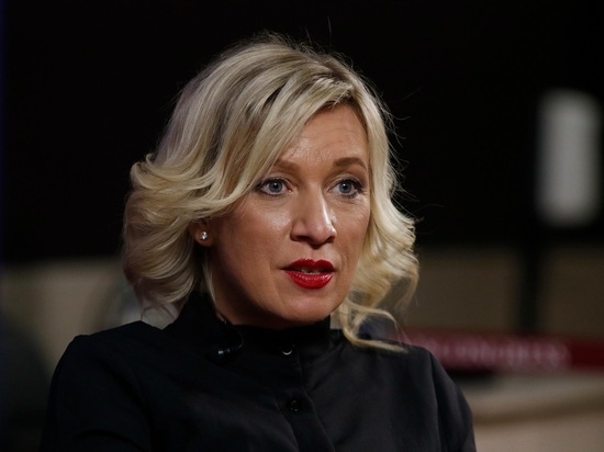 Захарова высмеяла требование Зеленского о новом пакете санкций