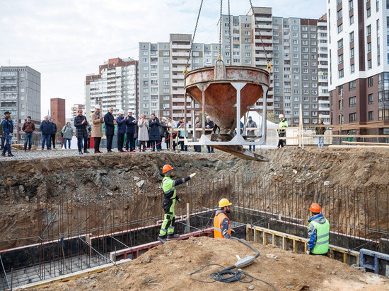 В Екатеринбурге начали строительство первого образовательного учреждения в рамках ГЧП