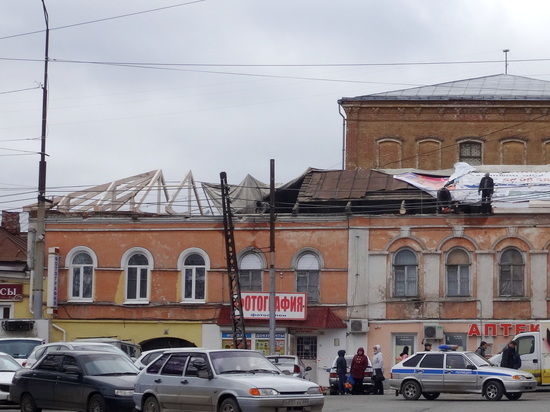 С Саратовским фондом капремонта все меньше хотят работать - подрядчикам задолжали уже треть миллиарда рублей