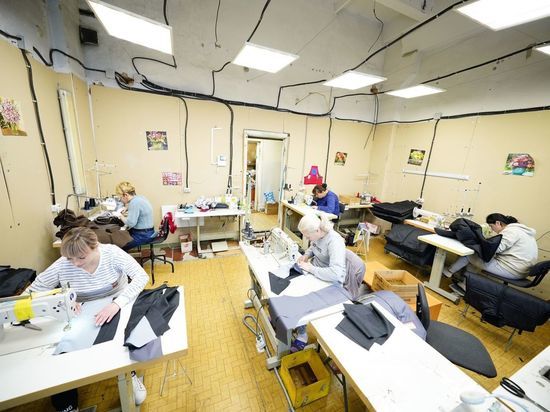 Предприятия Кузбасса, выпускающие экипировку для мобилизованных, увеличили продолжительность рабочего дня