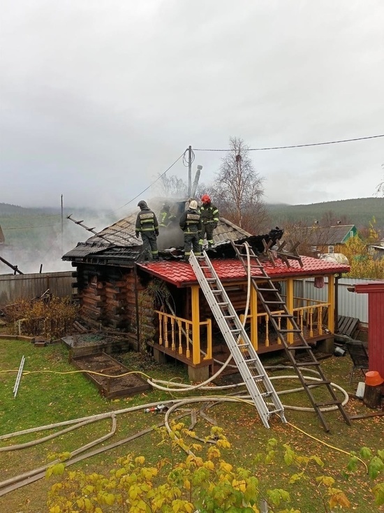 Две бани, гараж, уличный туалет и забор: такой ущерб нанес огонь жителям Кандалакши