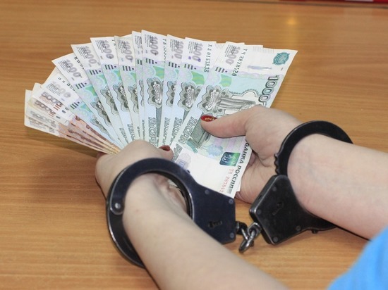 В ДНР задержали главу отделения соцзащиты, присвоившую чужую зарплату