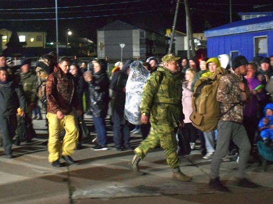 Мобилизованных на Курилах в торжественной обстановке проводили на спецоперацию