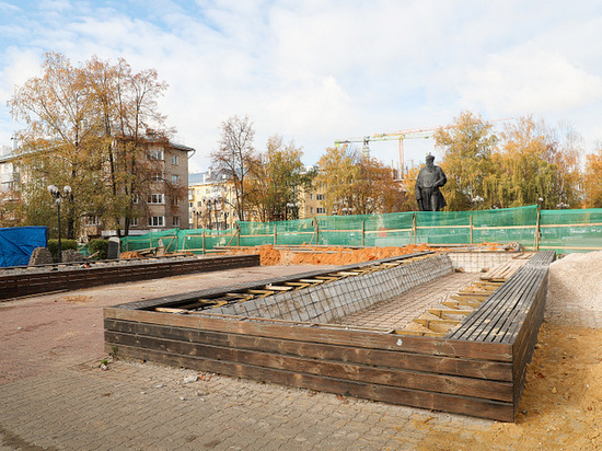 В Толстовском сквере Тулы начали ремонтировать фонтанный комплекс