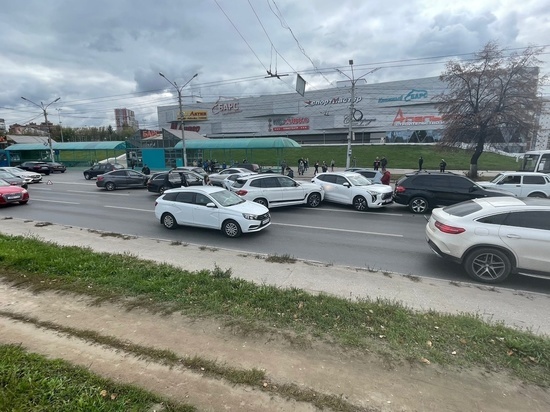 Три человека пострадали в ДТП с участием 7 машин на Московском шоссе в Рязани