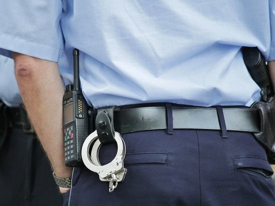 Житель Хакасии толкнул полицейского во время ссоры с женой и получил уголовку