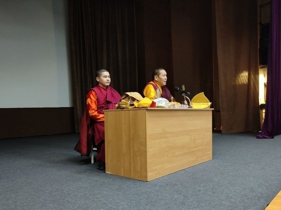Ламы дацана посетили мобилизованных в учебном центре в Чите