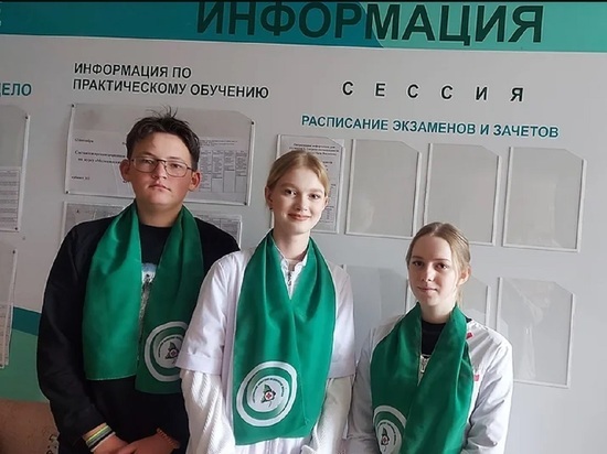 Свердловские студенты спасли жизнь мужчине, у которого случился инсульт в маршрутке