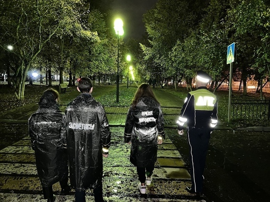 В Красногорске пешеходов раскрасили  флуоресцентной краской