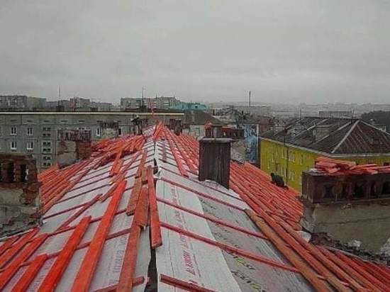 Крышу на улице Сафонова в Мурманске отремонтируют за 22 миллиона рублей