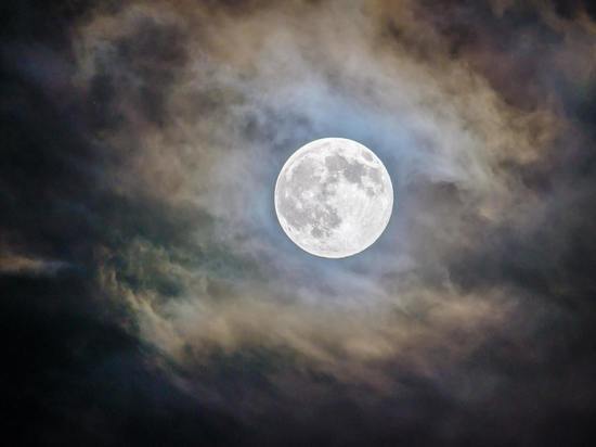 Лунное гало удивило жителей Мурманской области