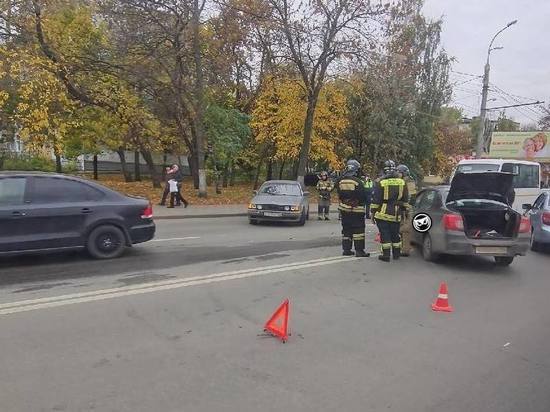 В Пензе улицу Суворова парализовала пробка из-за ДТП