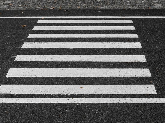 В Курске на улице Литовской появится пешеходная «зебра»