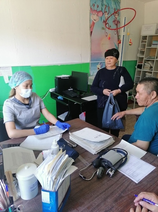В Туве бригада медиков продолжает поездки по районам