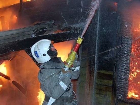 В Ярцеве сгорел жилой дом