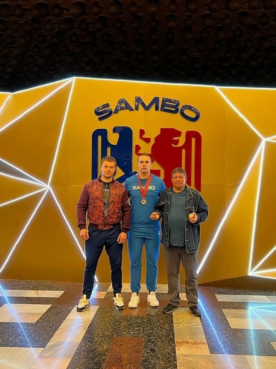 Смоленский самбист стал чемпионом мира
