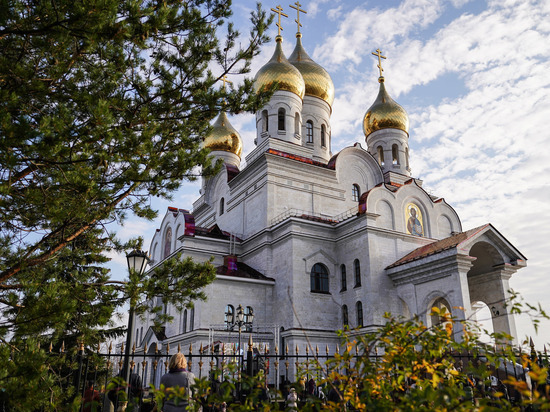 Торжественная церемония прошла сегодня, 16 октября. Накануне Патриарх Московский и всея Руси Кирилл прибыл в Архангельск.