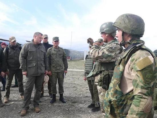 Глава региона Игорь Бабушкин встретился с мобилизованными астраханцами в Чечне