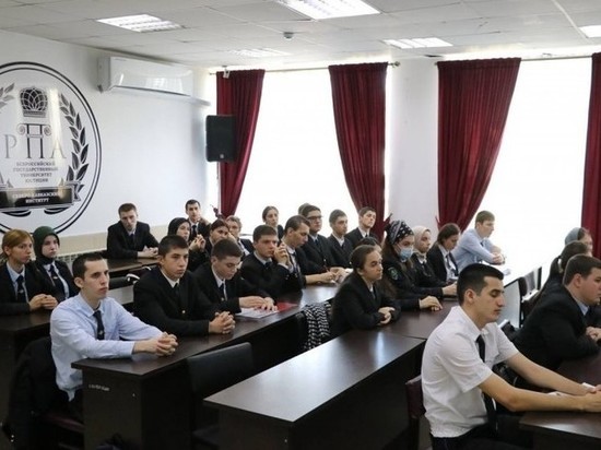 В Дагестане прошёл круглый стол «Молодёжь против коррупции»