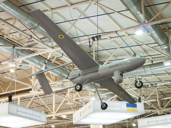 Украина анонсировала создание беспилотника с дальностью полета в тысячу километров