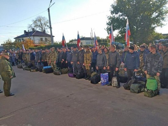 В Воронежской области с молитвами проводили очередную группу мобилизованных мужчин