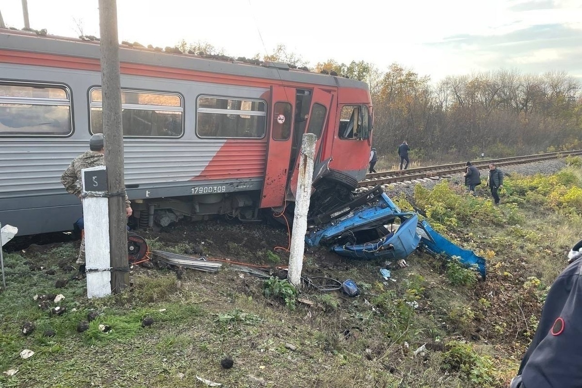 В Сампурском районе пассажирский поезд столкнулся с грузовиком: есть жертвы  - МК Тамбов