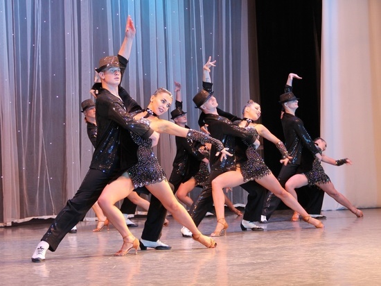Тамбовский коллектив «Цвета радуги» одержал победу на III Межрегиональном конкурсе ансамблей бального танца