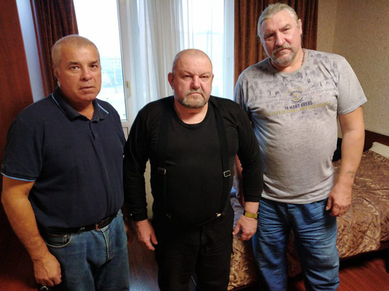 Специально для «МК» освобожденные россияне сделали фото в гостинице