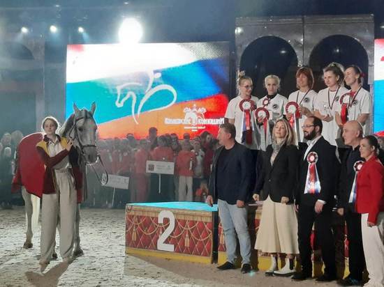 Петербургские спортсмены завоевали медали на Первенстве России по вольтижировке