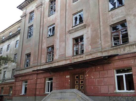 Ясиноватский техникум лишился окон после обстрела ВСУ