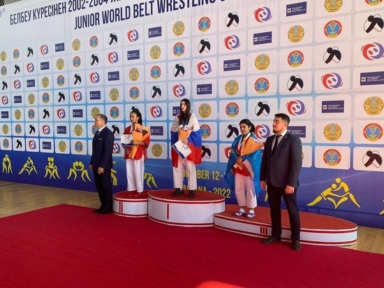Тамбовчанка Ксения Самойлова завоевала золотую награду первенства мира по борьбе на поясах