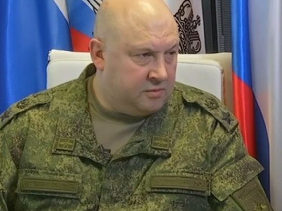 Суровикин допустил принятие "непростых решений" по Херсонской области