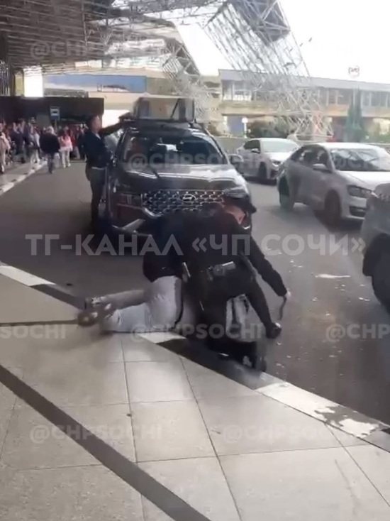 Транспортная полиция Сочи задержала пьяного дебошира в аэропорту