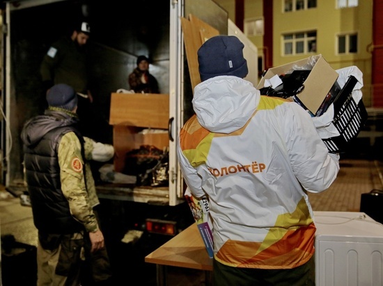 В Тазовском волонтеры помогли семье мобилизованного с переездом