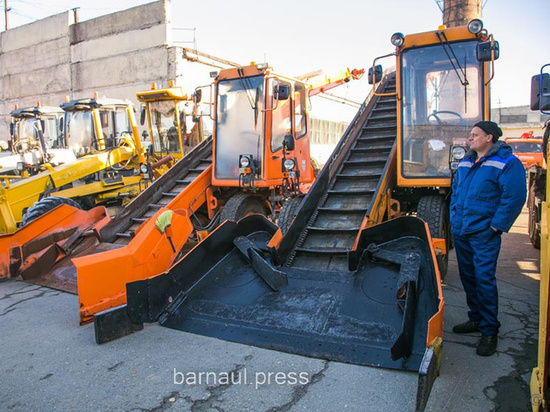 Дорожные службы Барнаула проверили готовность к зиме