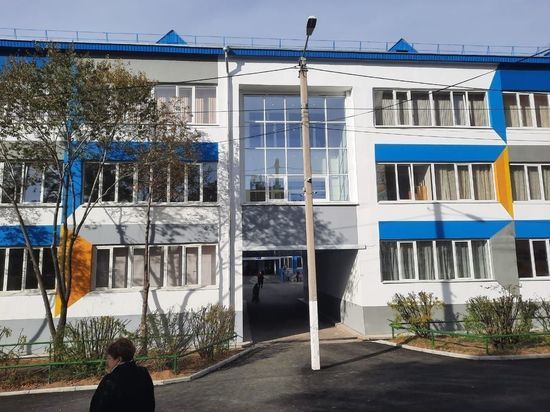 Одну из самых больших школ капитально отремонтировали в Чите