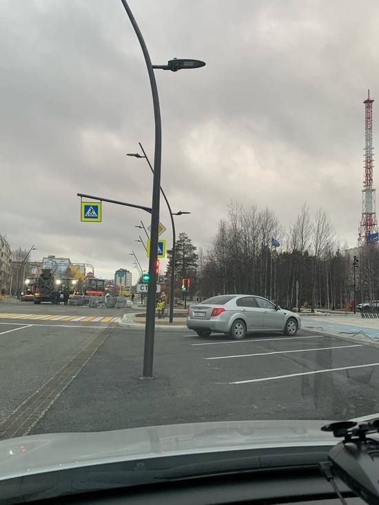 На парковке в Ноябрьске напротив машиноместа вырос столб