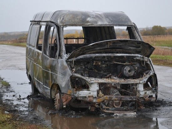 «ГАЗель» сгорела на трассе в Рязанской области