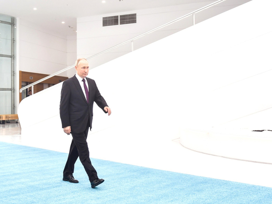 Путин призвал скорректировать миграционную политику