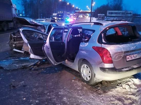 В Рязани полиция ищет очевидцев массового ДТП с тремя пострадавшими