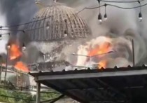 В результате масштабного пожара в Джакарте, столице Индонезии, обрушился купол Большой мечети Исламского центра в районе Коджа