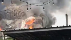 В Джакарте загорелся и рухнул купол Джами-мечети: эпичное видео
