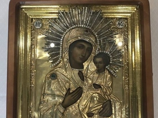 Воткинскому Благовещенскому собору реставраторы вернули икону Иверской Божьей Матери