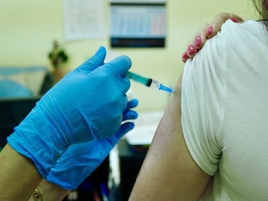 В Биробиджане продолжается вакцинация от гриппа