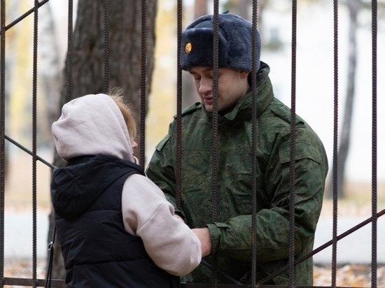 Двоих мобилизованных с жёнами обвенчал новосибирский священник в НВККУ