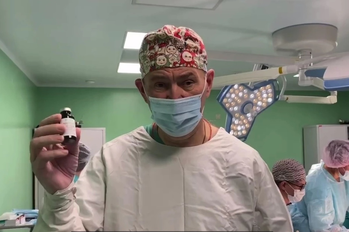 Иркутский врач Юрий Козлов провёл уникальную операцию 6-летнему .