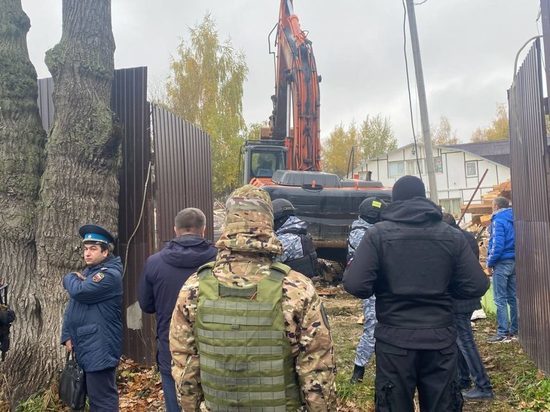 В Долгопрудном снесли нелегальный хостел