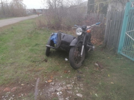 В Инжавинском районе мотоциклист врезался в забор частного дома