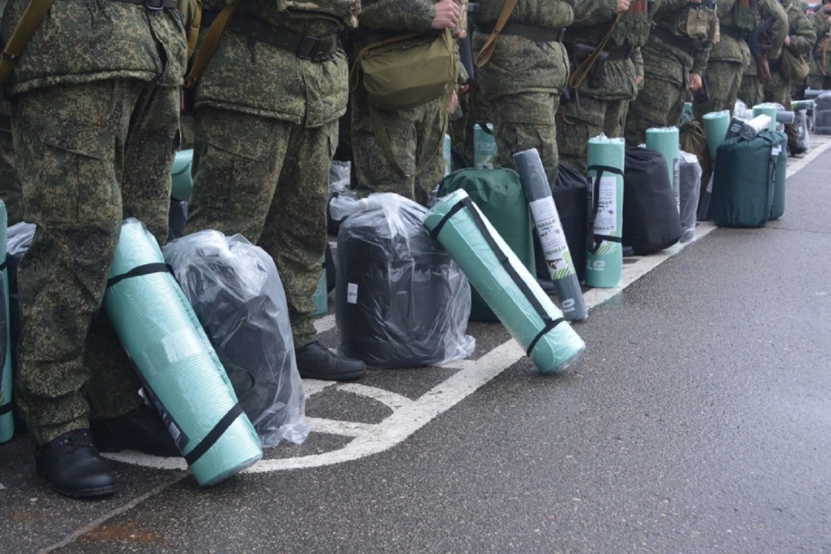 Первые команды прошедших переподготовку мобилизованных отправились из Костромы в зону СВО